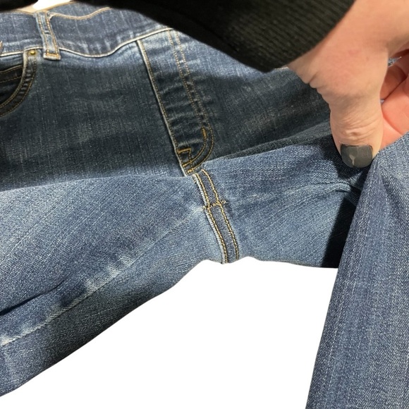 Spanx EveryWear Flare Jeans Size Medium High Waist Limited Edition 20327Q - Picture 6 of 7